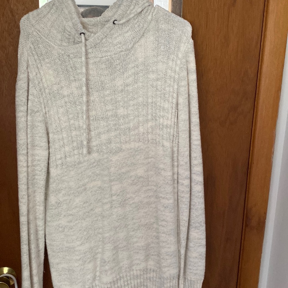 Mens Rue 21 sweater size medium